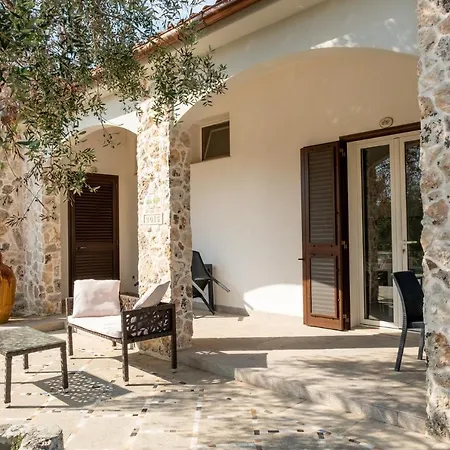 Masseria Pallanzano Con Piscina Farm stay Otranto