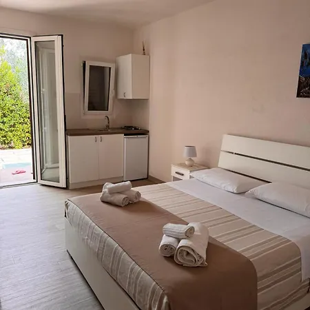 Masseria Pallanzano Con Piscina אוטרנטו