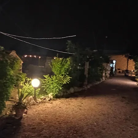 בית חווה Masseria Pallanzano Con Piscina אוטרנטו
