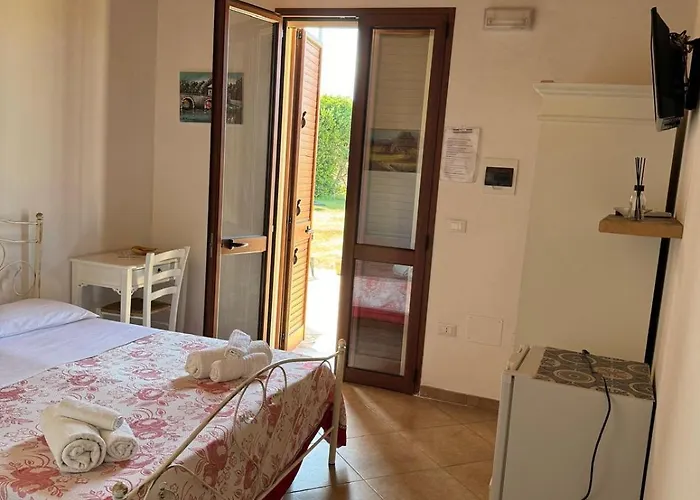 Masseria Pallanzano Con Piscina Farm stay *