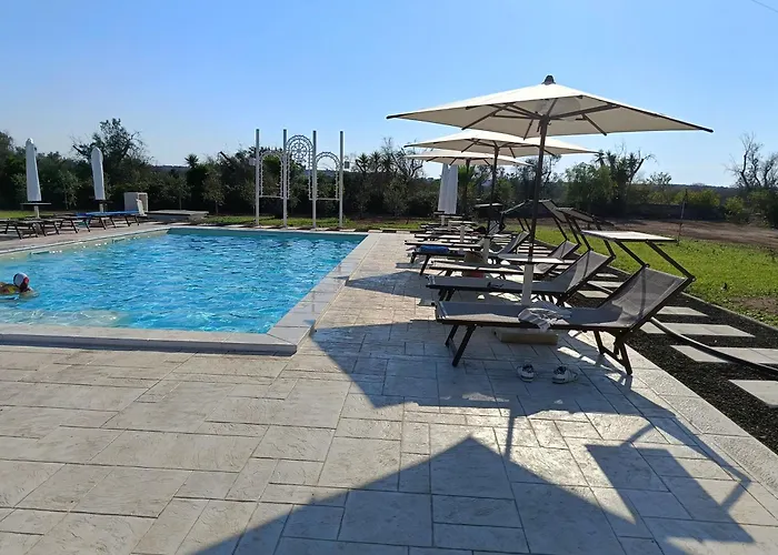 Masseria Pallanzano Con Piscina Farm stay