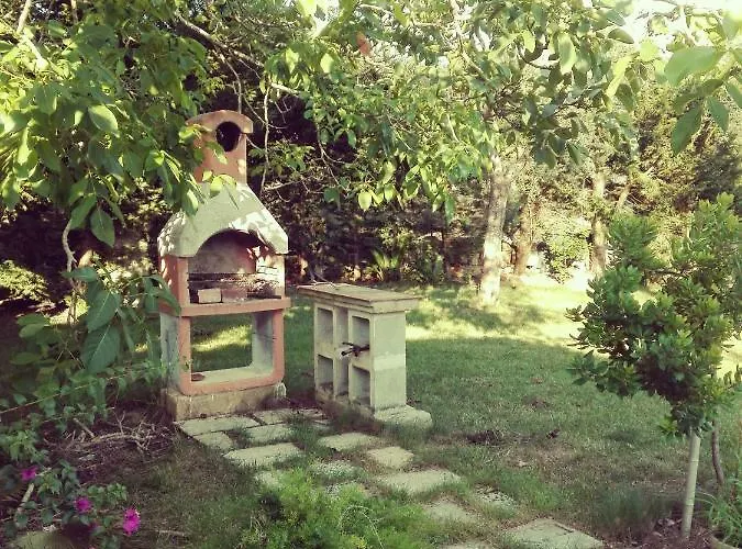 Masseria Pallanzano Con Piscina Farm stay *